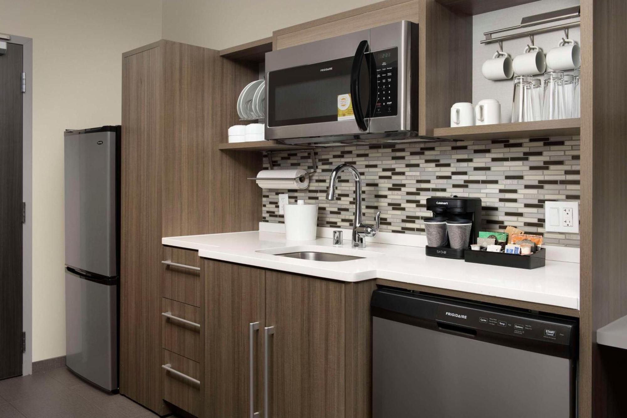 Home2 Suites By Hilton Clovis Fresno Airport Exterior photo